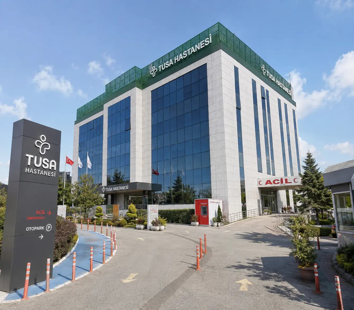 TUSA Hastanesi ön cephesi