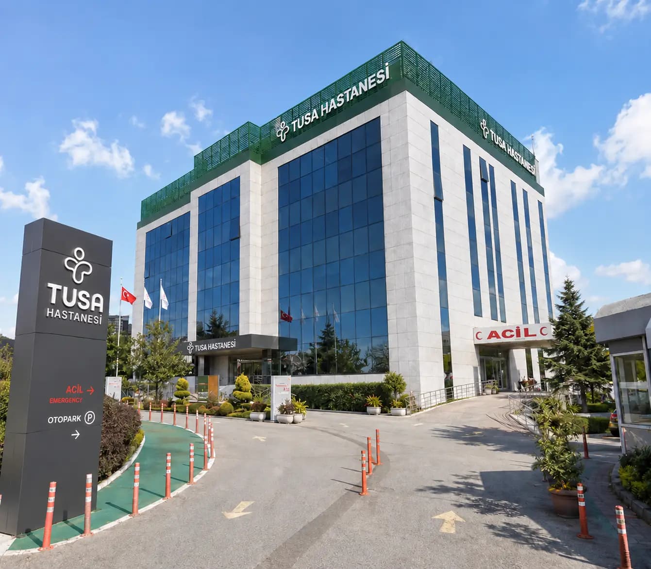 TUSA Hastanesi ön cephesi